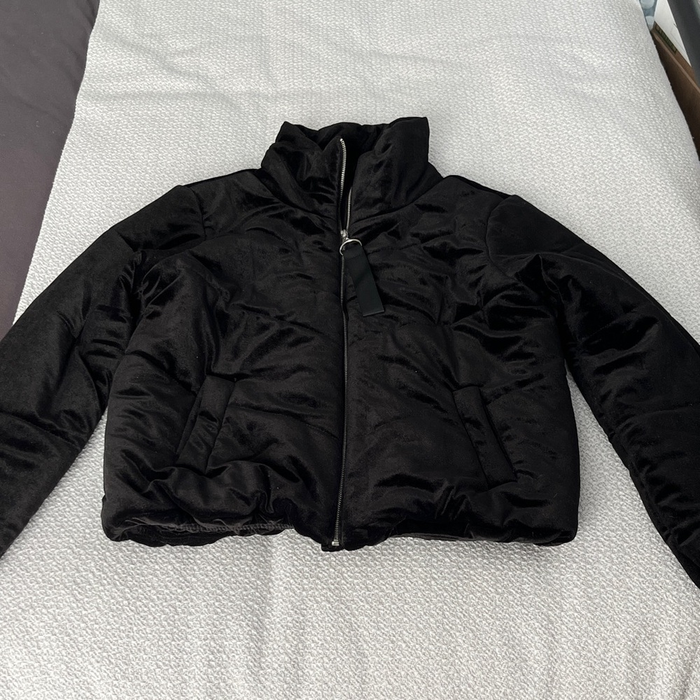 Elegant Black Women's Puffer Jacket